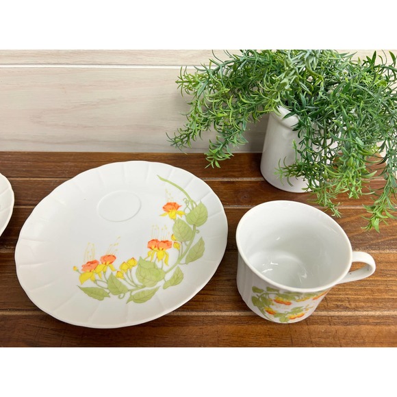 Floral Vintage Snack Set / Snack Plates and Cups - Picture 4 of 7